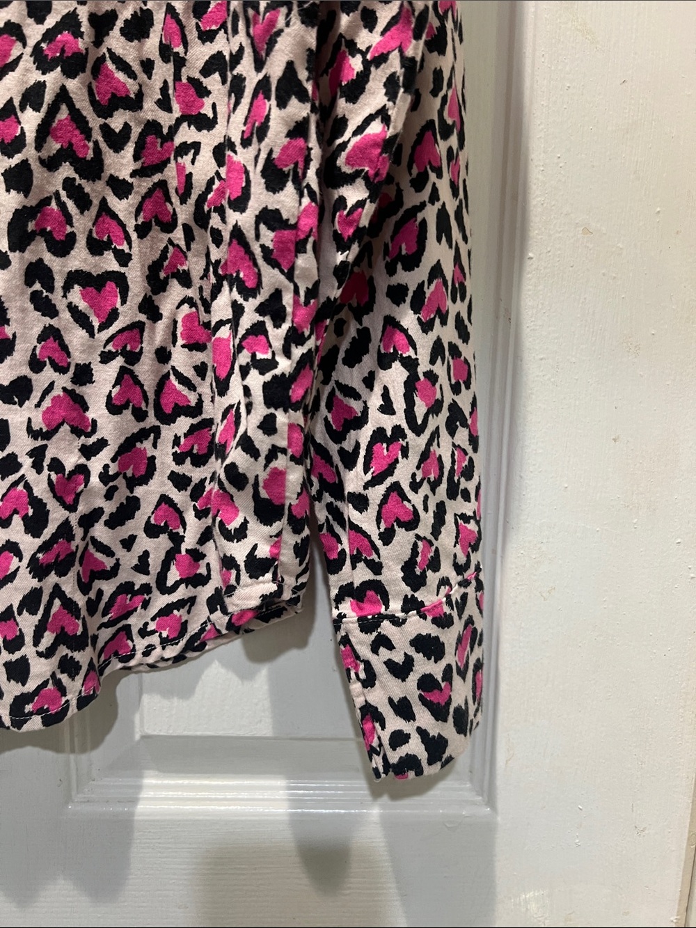 Victoria's Secret Pink and Black Heart Leopard Button-Front Pajama Top - Picture 8 of 10
